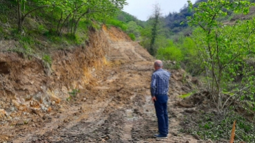 İlçemiz Kaynarca Mevkiinden başlayan ve Gelibolu Sokak üzerinden oluşturulması planlanan yol açma çalışmaları başladı. İlçemiz ve bölge sakinleri hemşerilerimize hayırlı uğurlu olsun.