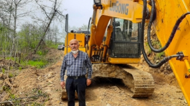 İlçemiz Kaynarca Mevkiinden başlayan ve Gelibolu Sokak üzerinden oluşturulması planlanan yol açma çalışmaları başladı. İlçemiz ve bölge sakinleri hemşerilerimize hayırlı uğurlu olsun.