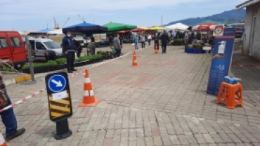 Cumartesi Gününe Alınan Semt Pazarında Maske Mesafe Denetimleri Sürüyor.